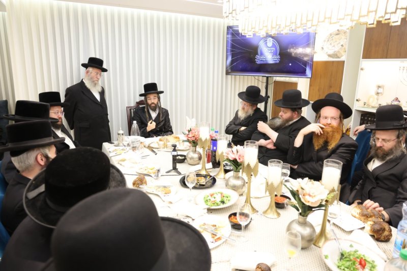 באדיבות המצלם