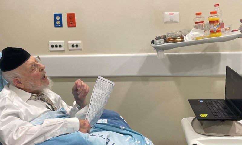 מסירות נפש: ראש הישיבה מסר את השיחה בזום מבית החולים