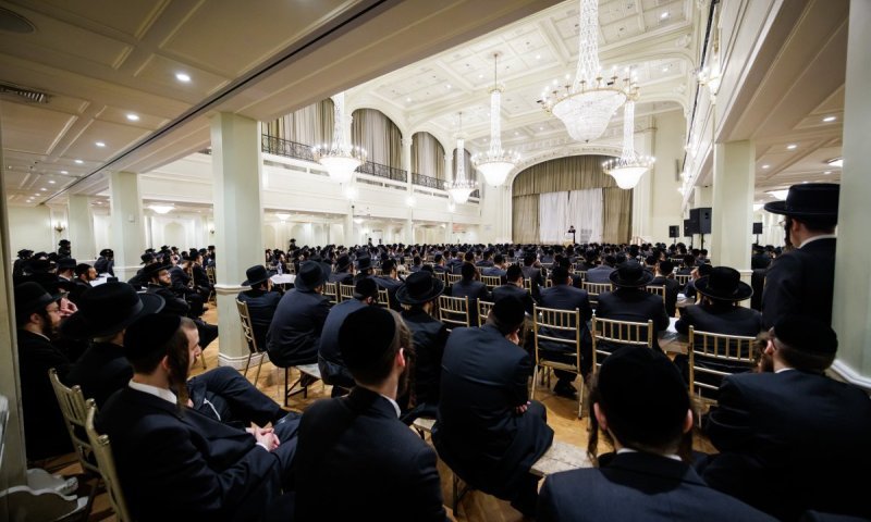 בסאטמר מדריכים את האברכים הצעירים איך להתנהג בבית