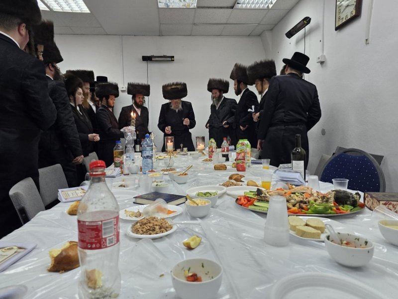 באדיבות המצלם