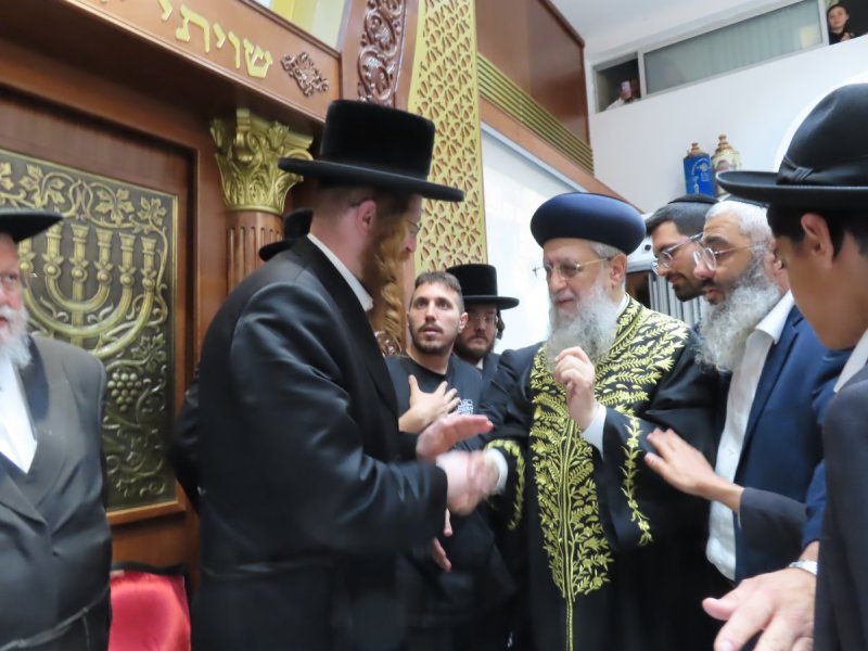 באדיבות המצלם