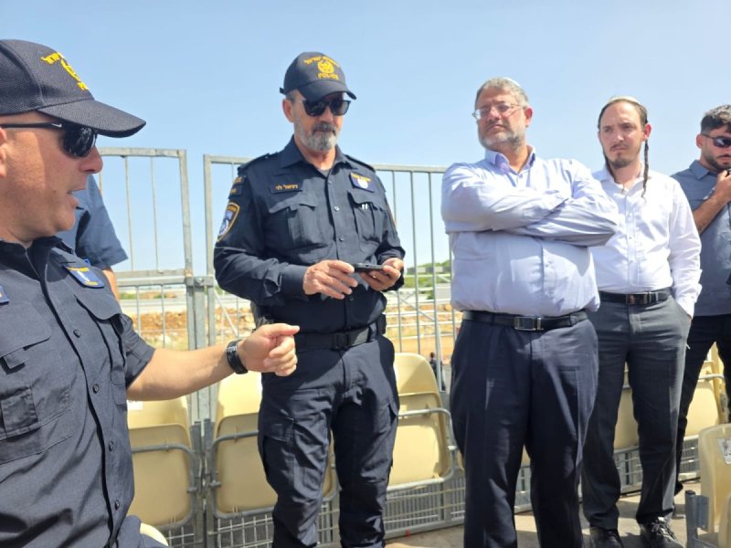 באדיבות המצלם