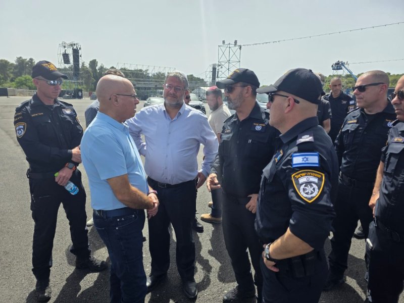 באדיבות המצלם