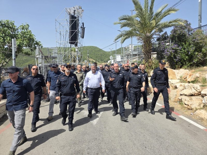 באדיבות המצלם