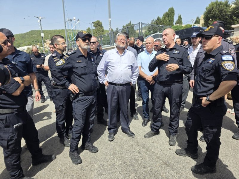 באדיבות המצלם