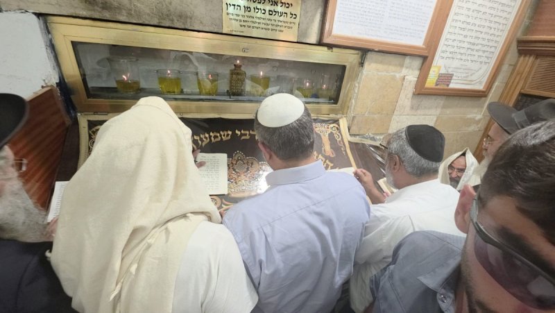 באדיבות המצלם