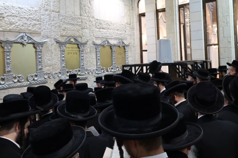 באדיבות המצלם