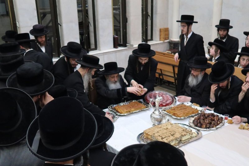 באדיבות המצלם