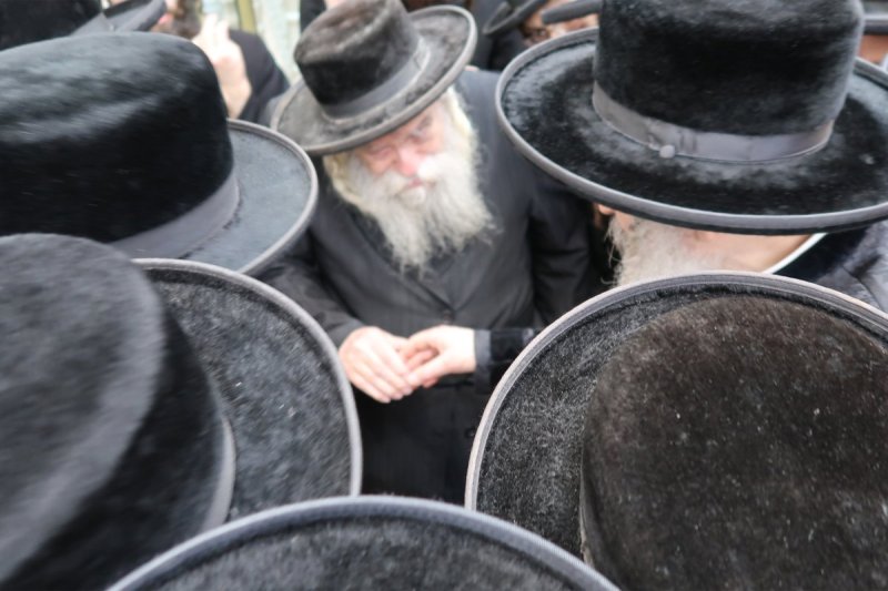 באדיבות המצלם