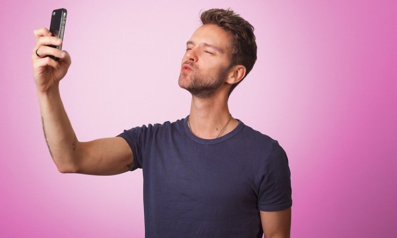 כלי AI חדש מעריך את סיכויי ההישרדות מסרטן – רק מתמונת סלפי