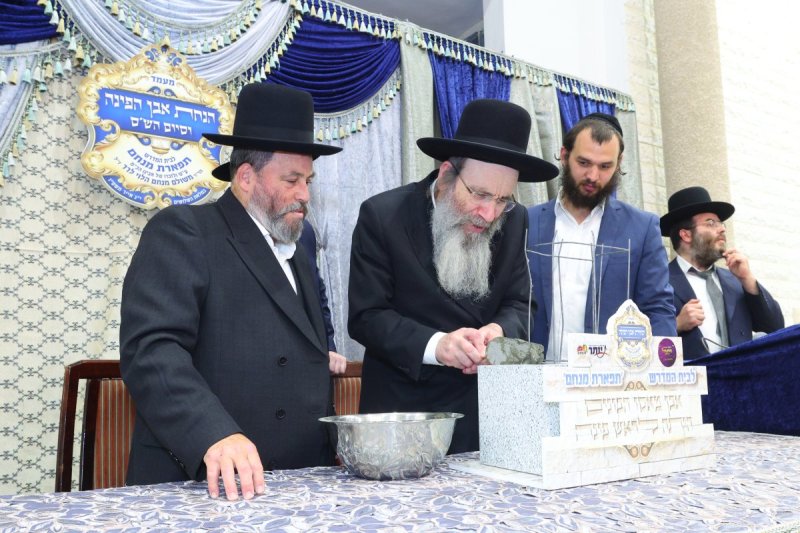 באדיבות המצלם
