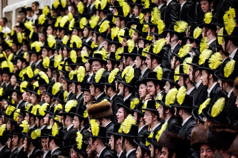 האחים לאנטשעווסקי, אברומי בלום, ואייזיק י.