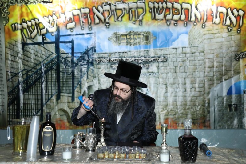 באדיבות המצלם