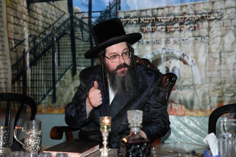 באדיבות המצלם