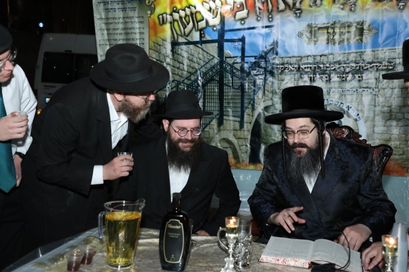 באדיבות המצלם