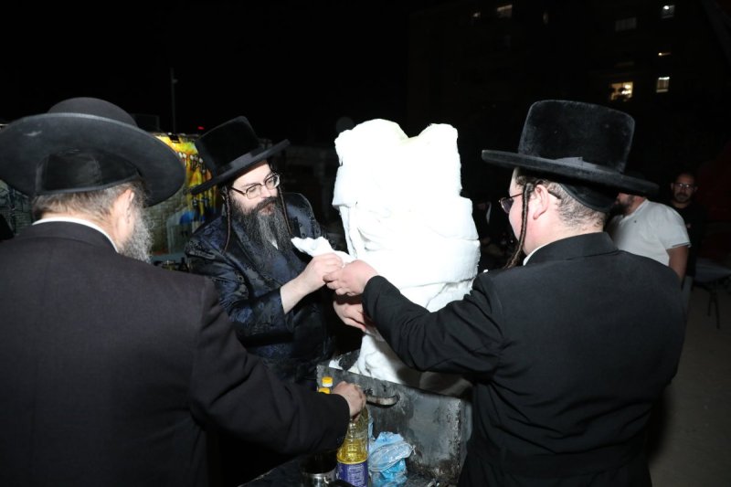 באדיבות המצלם