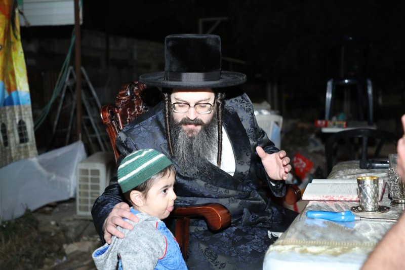 באדיבות המצלם