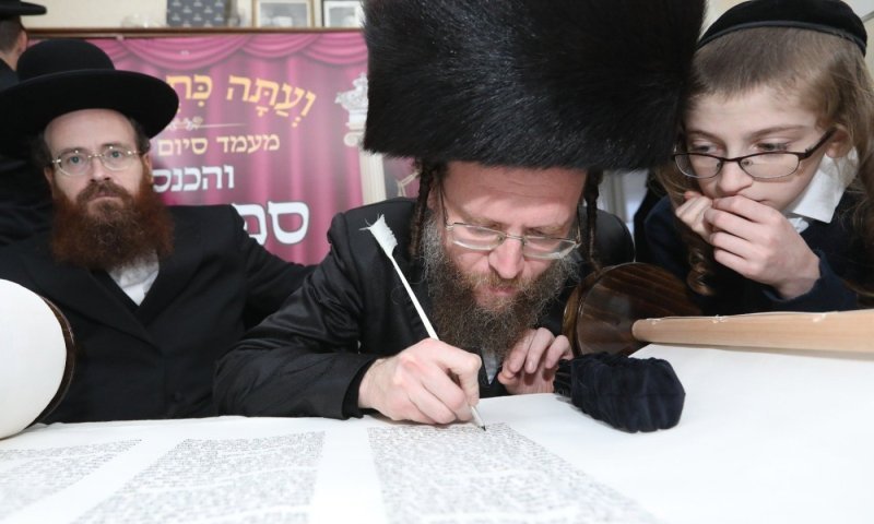 זכויות רבות וזכיות שוות: התעניינות שיא בהגרלת יד לאחים על ס"ת