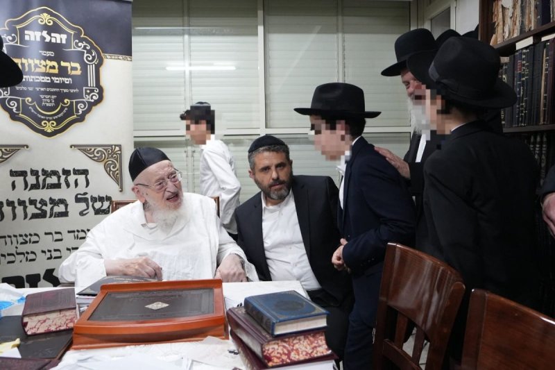 זה לזה