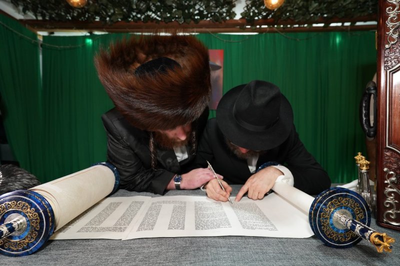 באדיבות המצלם