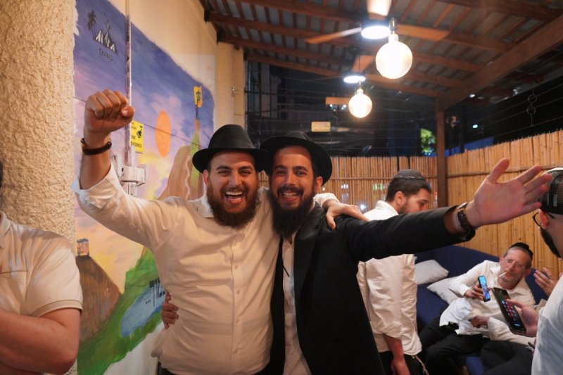 באדיבות המצלם