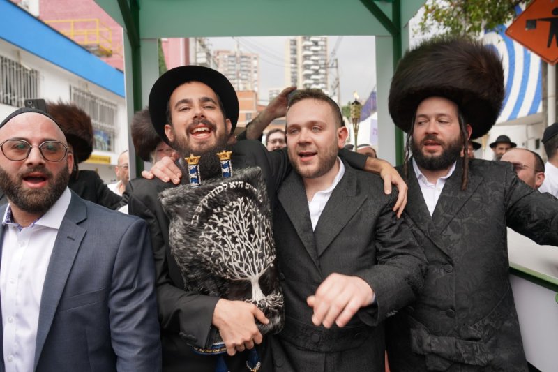 באדיבות המצלם