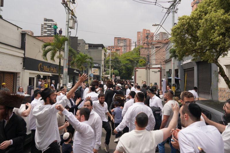 באדיבות המצלם