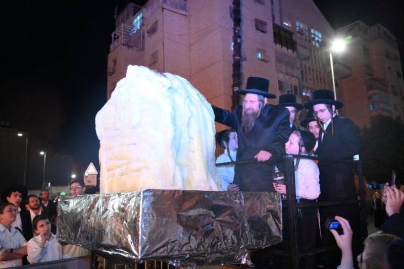 באדיבות המצלם