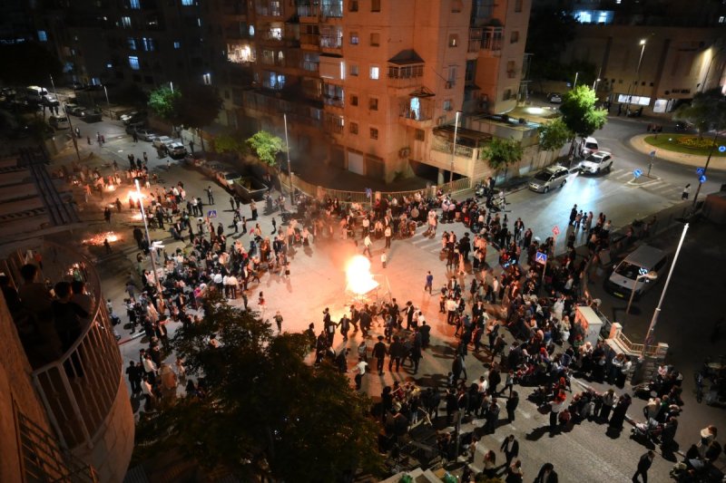 באדיבות המצלם