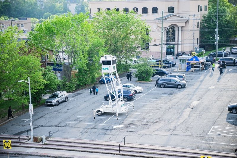 בחצרות סאטמר
