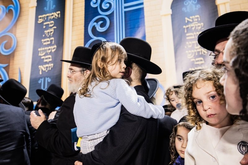 בחצרות סאטמר