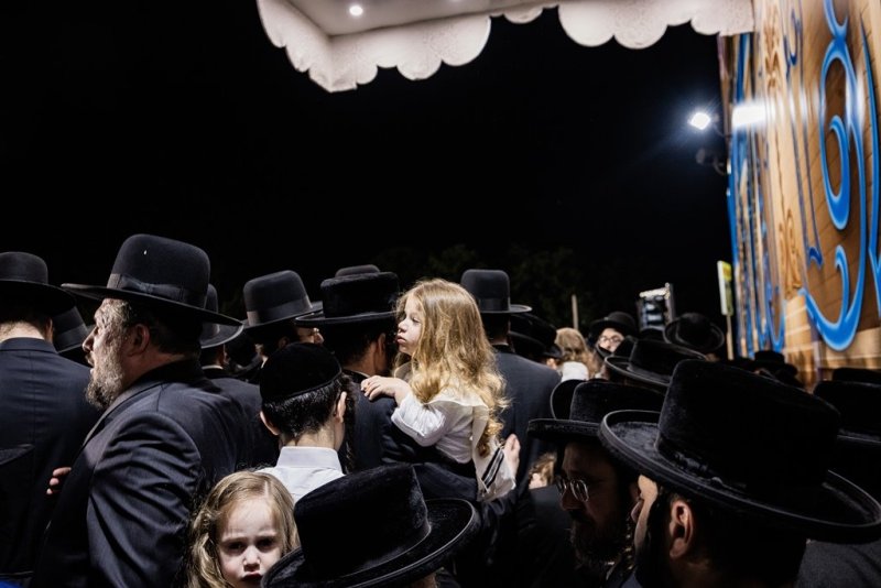 בחצרות סאטמר