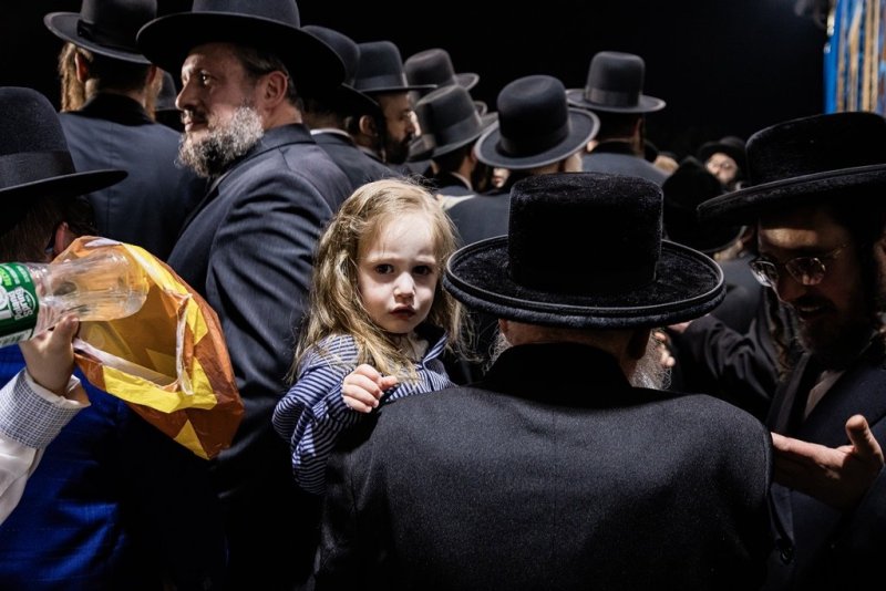 בחצרות סאטמר