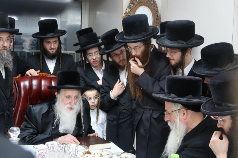 באדיבות המצלם