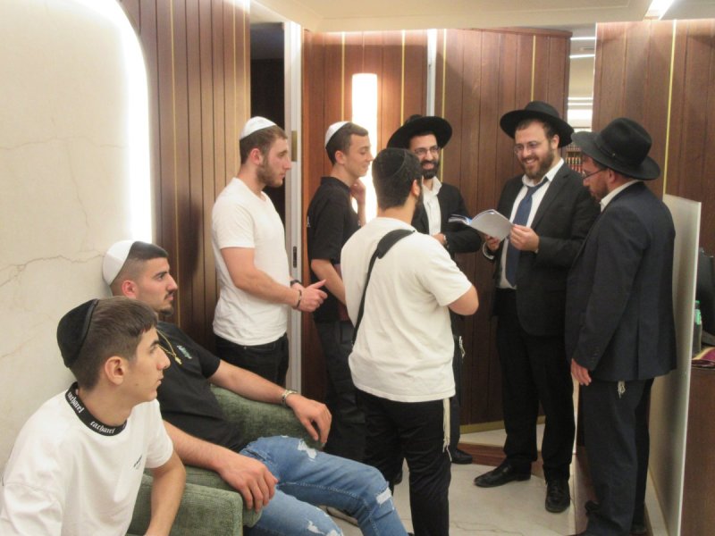 באדיבות המצלם