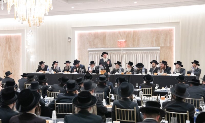 הנכד המשפיע מ'דרך אמונה' ערך סעודת יארצייט לסבו בויליאמסבורג