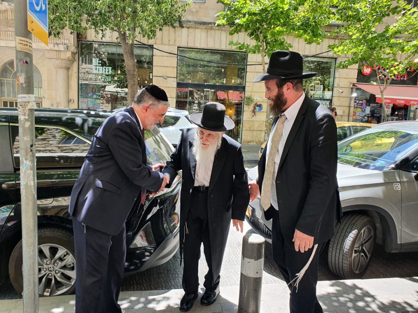 באדיבות המצלם