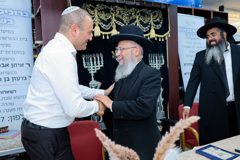 באדיבות המצלם