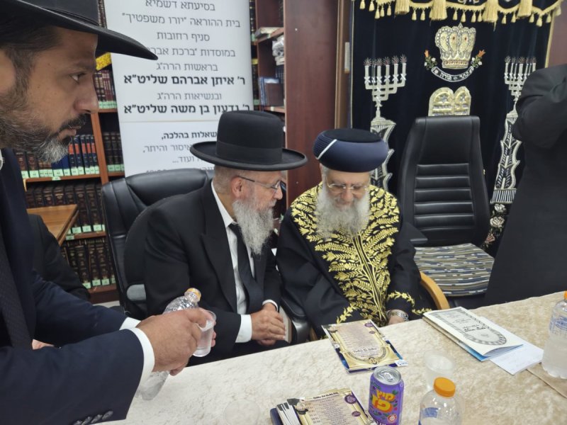 באדיבות המצלם