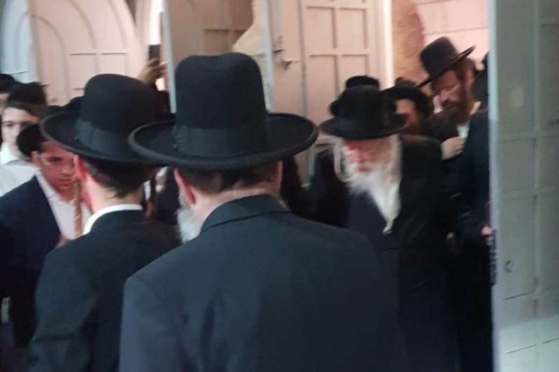 באדיבות המצלם