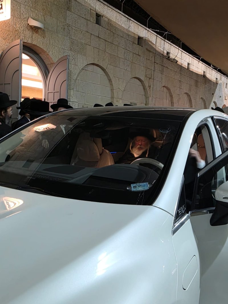 באדיבות המצלם