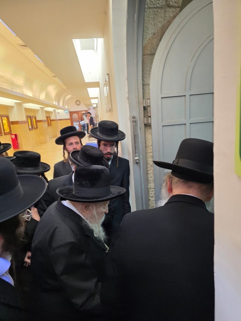 באדיבות המצלם