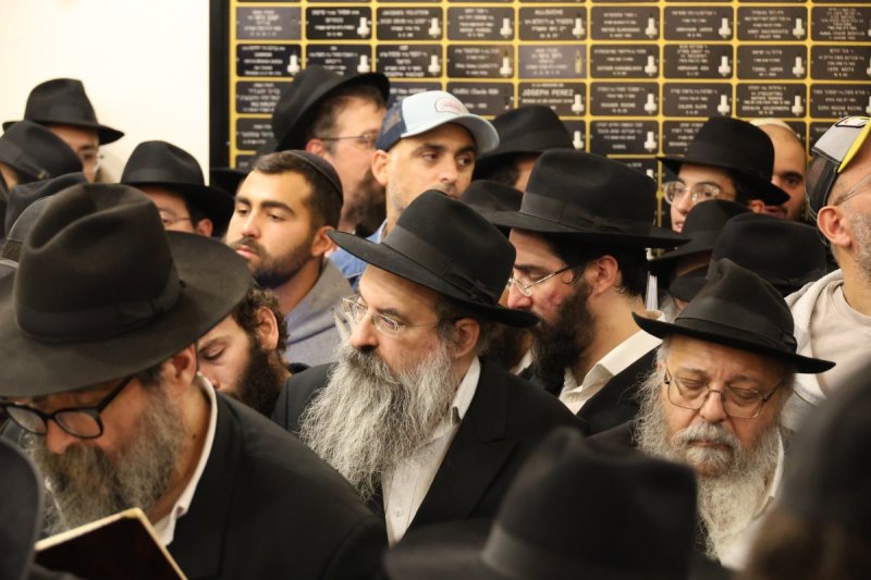 מרדכי לובעצקי