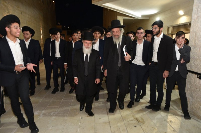 באדיבות המצלם