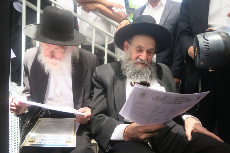 מ. אדלר