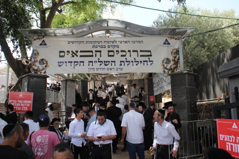 מ. אדלר