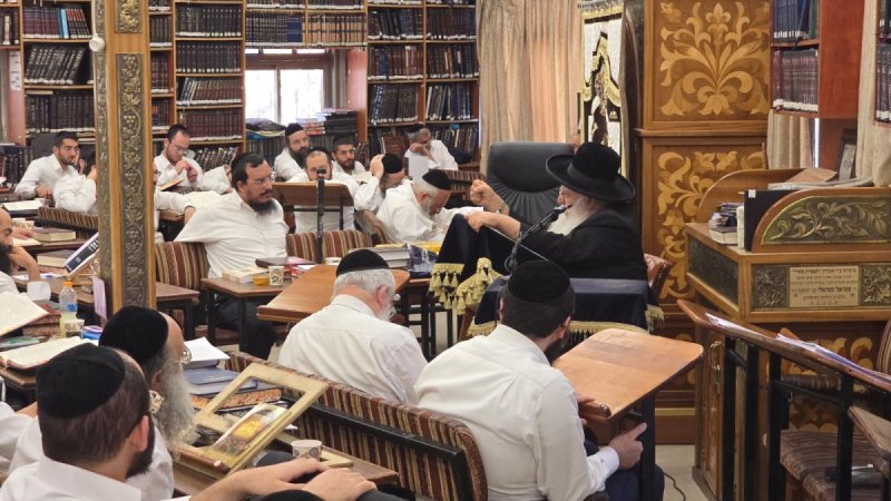 באדיבות המצלם