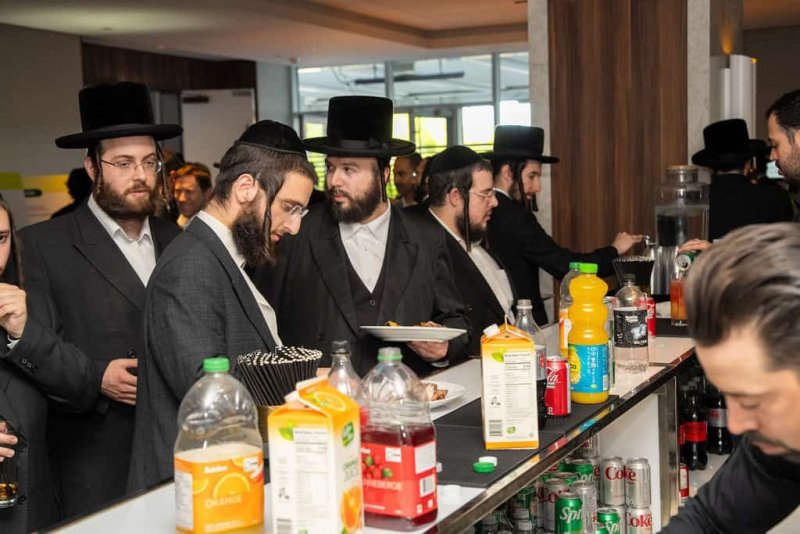 באדיבות המצלם