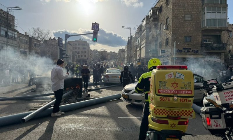 המאבק על הנתיחה: מפגין בן 18 נדרס, מצבו בינוני