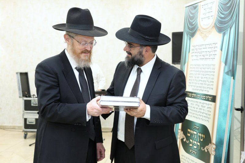 באדיבות המצלם